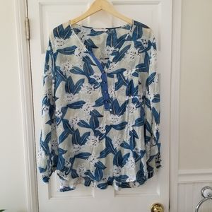 Cute long sleeved blouse